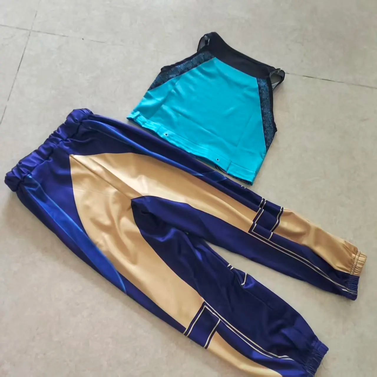 Anime KPop Demon Cosplay Costume – Zoey Wig & Daggers Set for Halloween